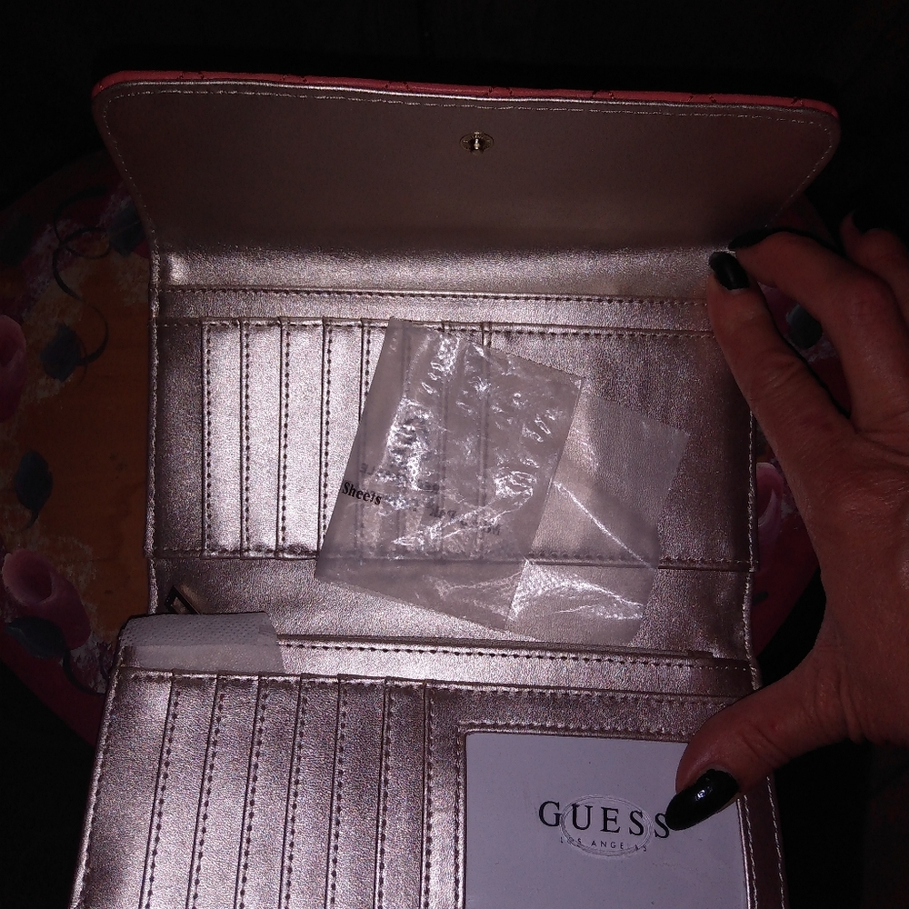 Guess - Picture 2 of 2